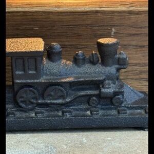 Cast Iron Train- Black Engine Figurine Paperweight